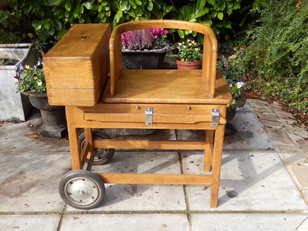 Jockey scales View VI