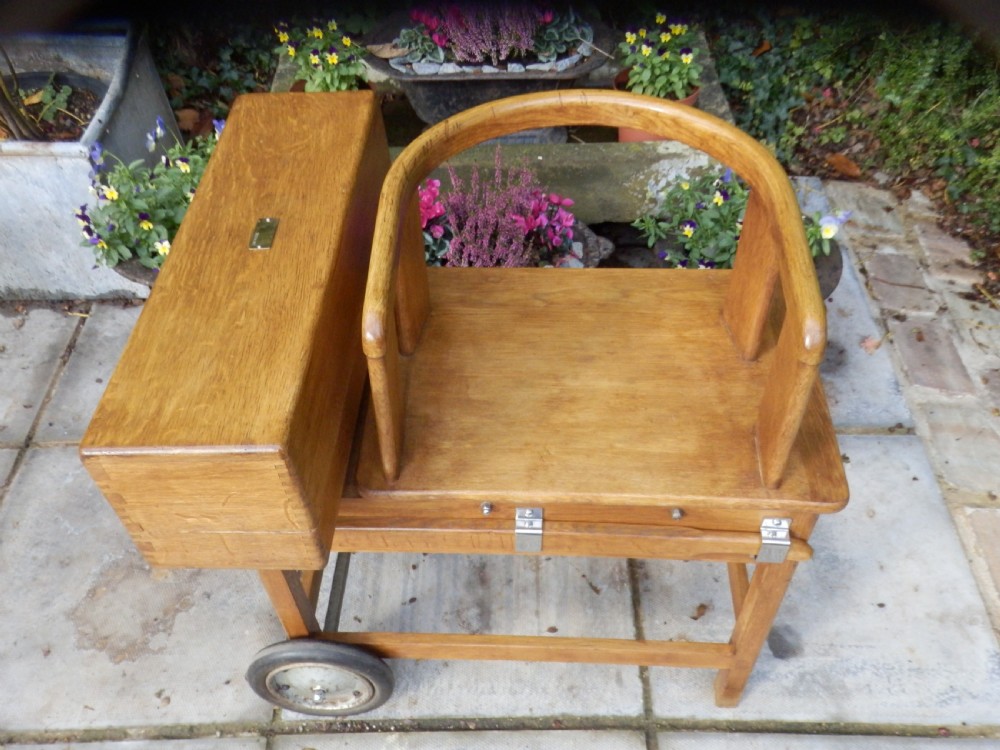 Jockey scales View VIII