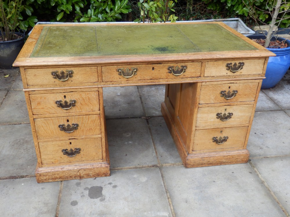 Oak pedestal desk in 3 sections View VII