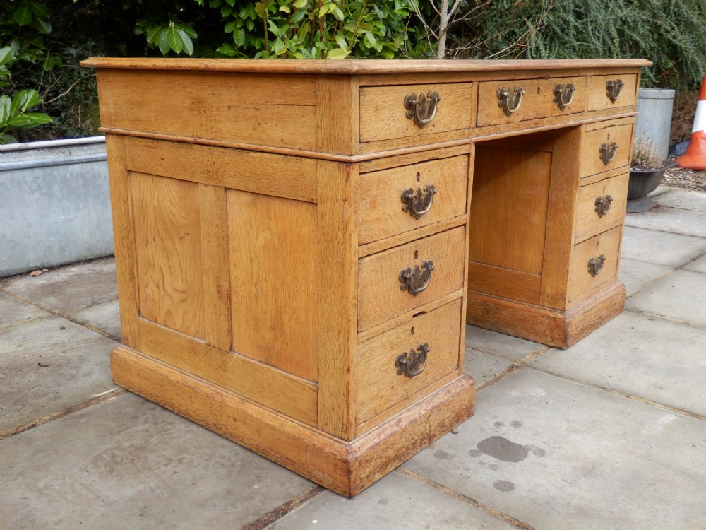 Oak pedestal desk in 3 sections View IX