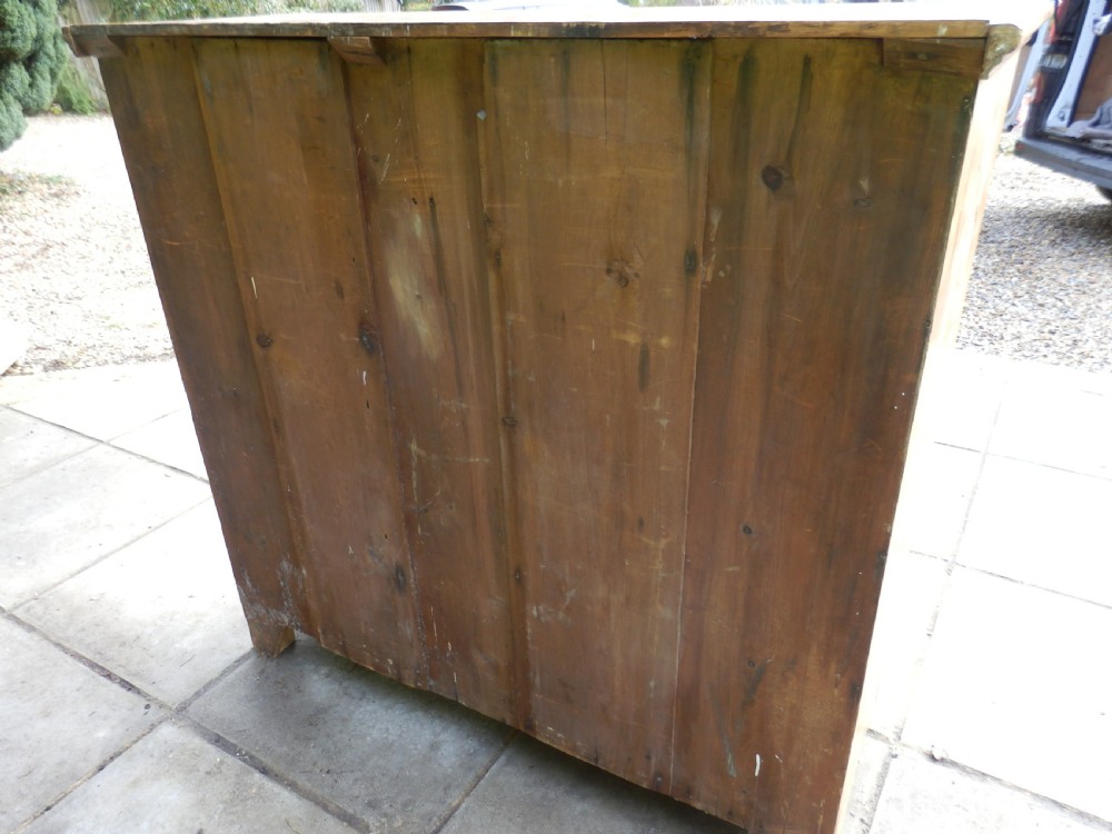 Pine chest of drawers View IX