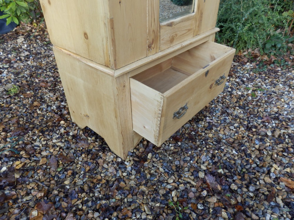 Pine wardrobe View IV