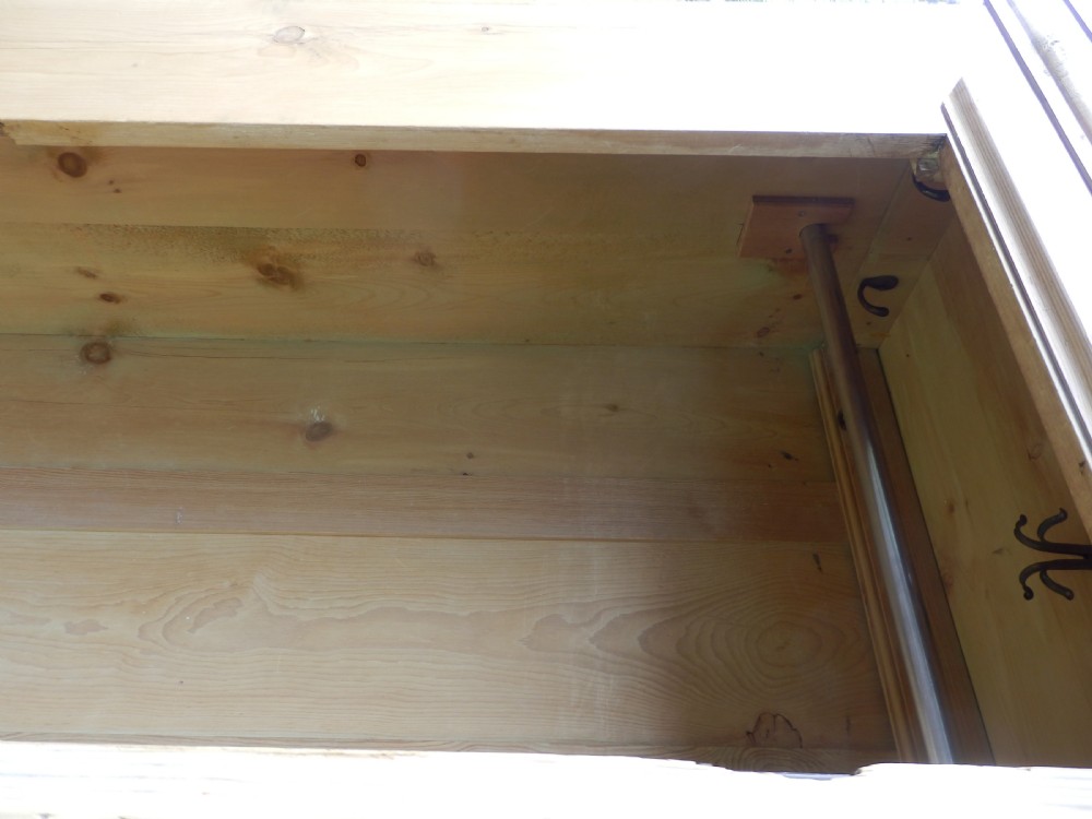 Pine wardrobe View VII