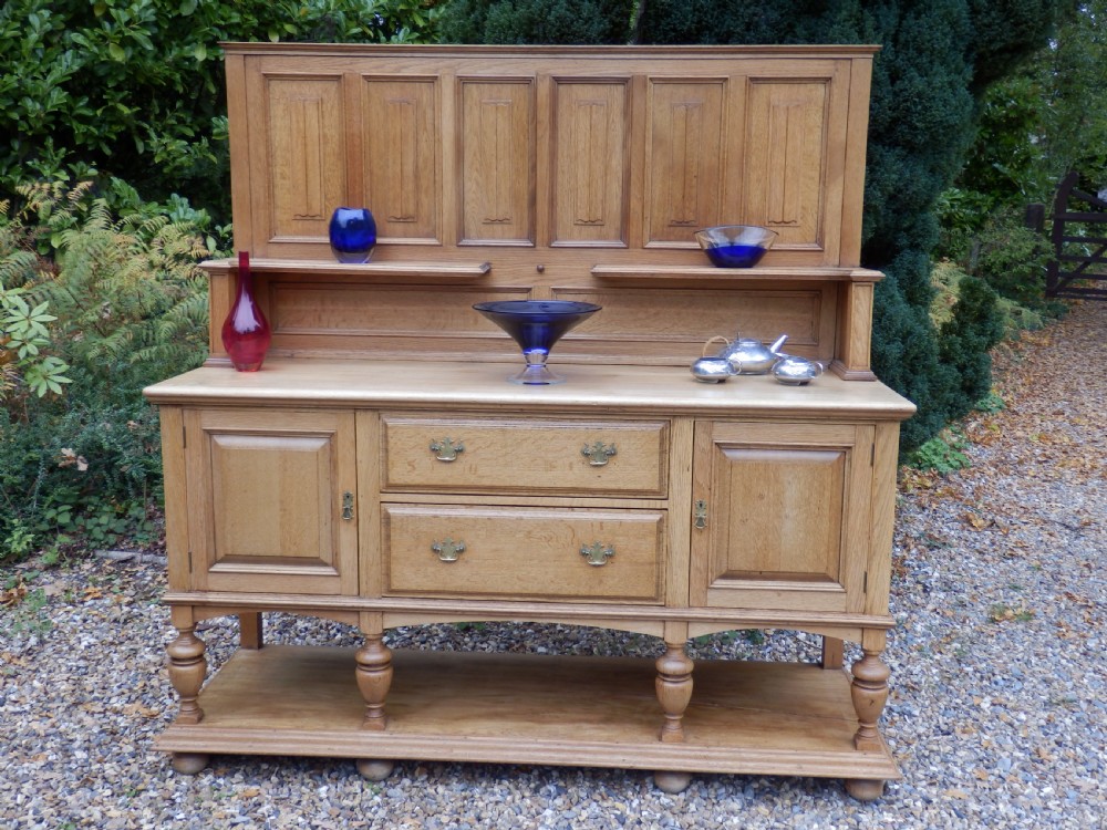 Oak Dresser, sideboard. Outstanding condition. View III