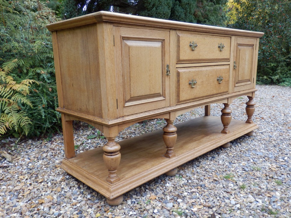 Oak Dresser, sideboard. Outstanding condition. View VII