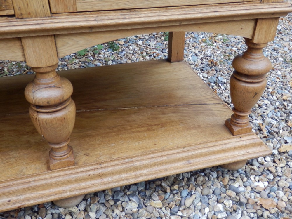 Oak Dresser, sideboard. Outstanding condition. View XII