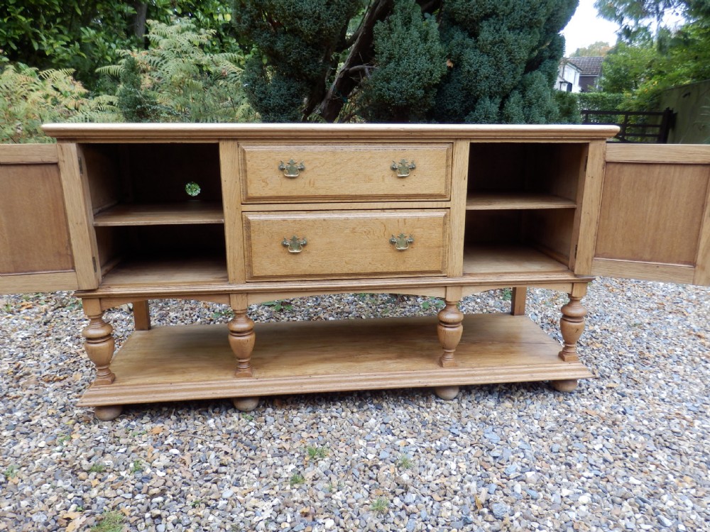 Oak Dresser, sideboard. Outstanding condition. View XV