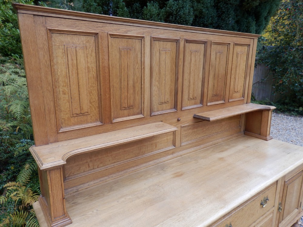 Oak Dresser, sideboard. Outstanding condition. View XIX