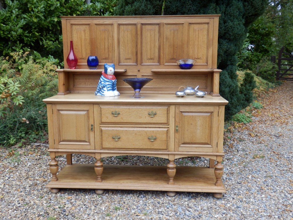 Oak Dresser, sideboard. Outstanding condition. View XXII