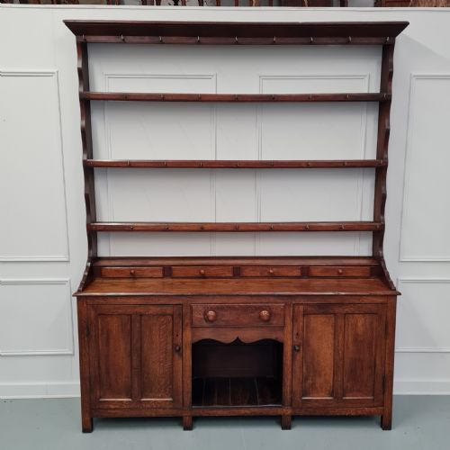 Beautiful Antique Oak Dresser C1820