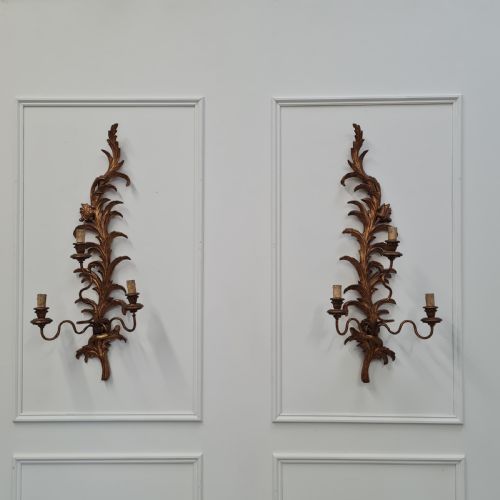 Large Italian Pair of Gilded Wooden Wall Lights C1920
