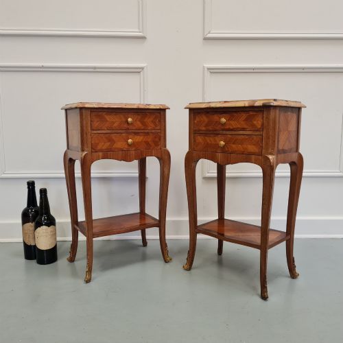 ANTIQUE PAIR OF SERPENTINE BEDSIDE TABLES C1930 - ADDITIONAL PHOTO 3
