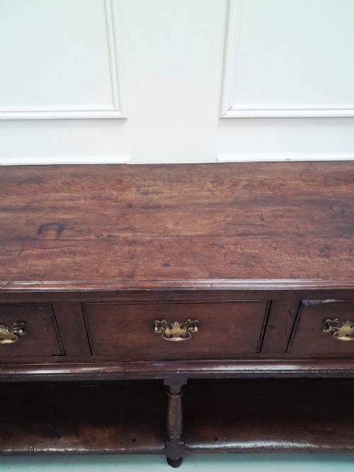 18TH CENTURY GEORGIAN OAK DRESSER BASE - ADDITIONAL PHOTO 1