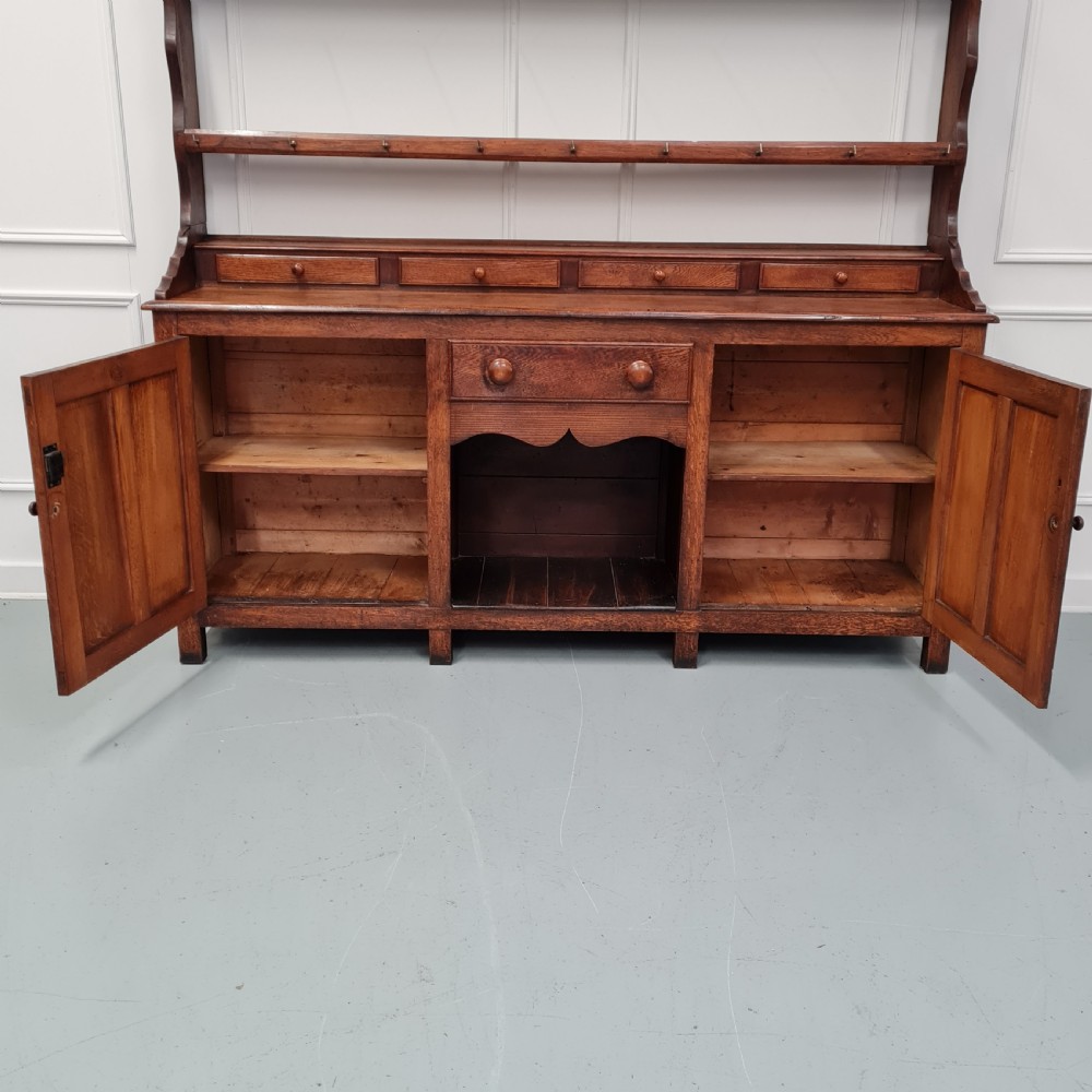Beautiful Antique Oak Dresser c1820  View II