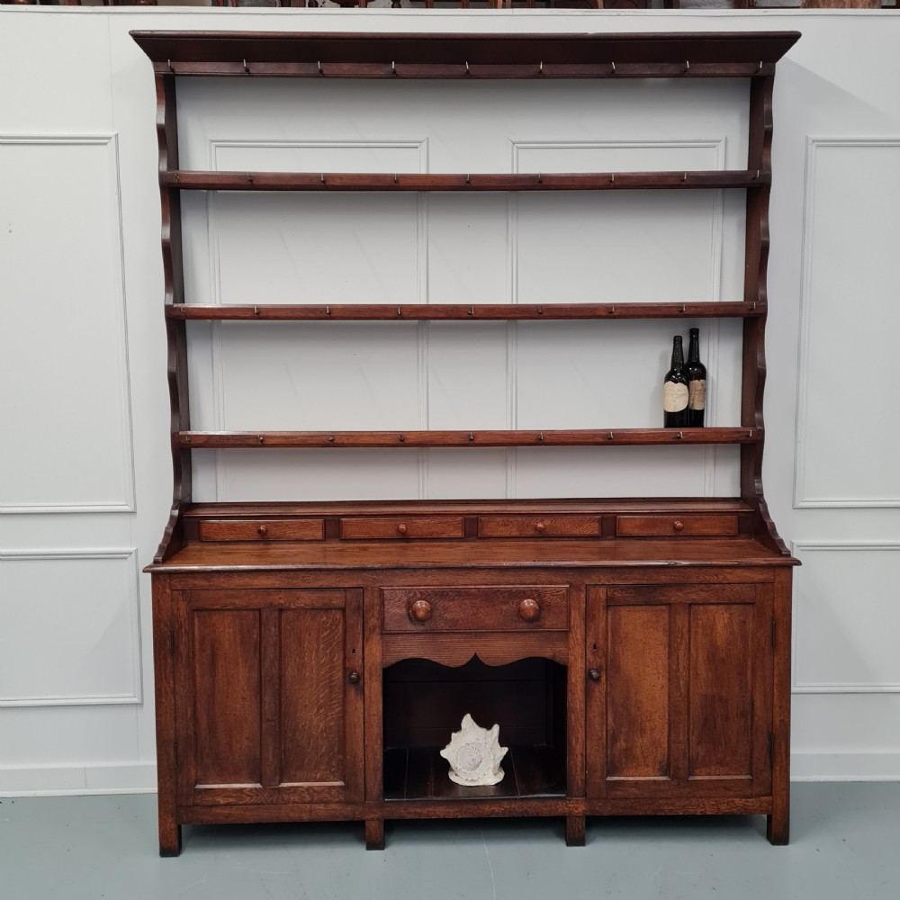 Beautiful Antique Oak Dresser c1820  View III