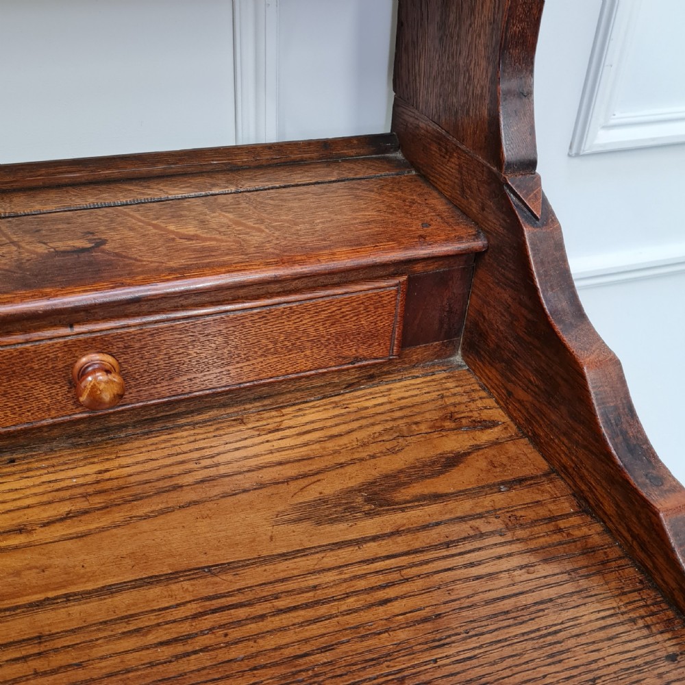 Beautiful Antique Oak Dresser c1820  View VII