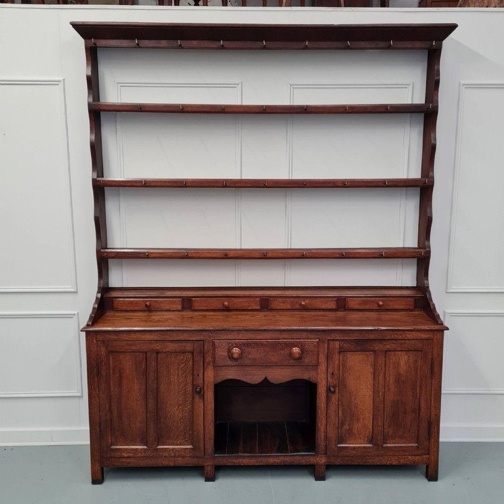 Beautiful Antique Oak Dresser c1820
