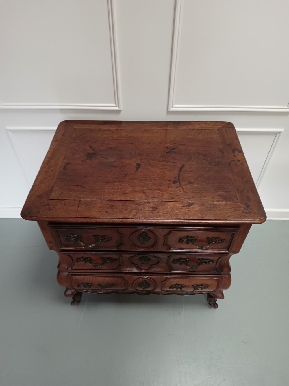 Early Antique Italian Walnut Commode C1720 View II