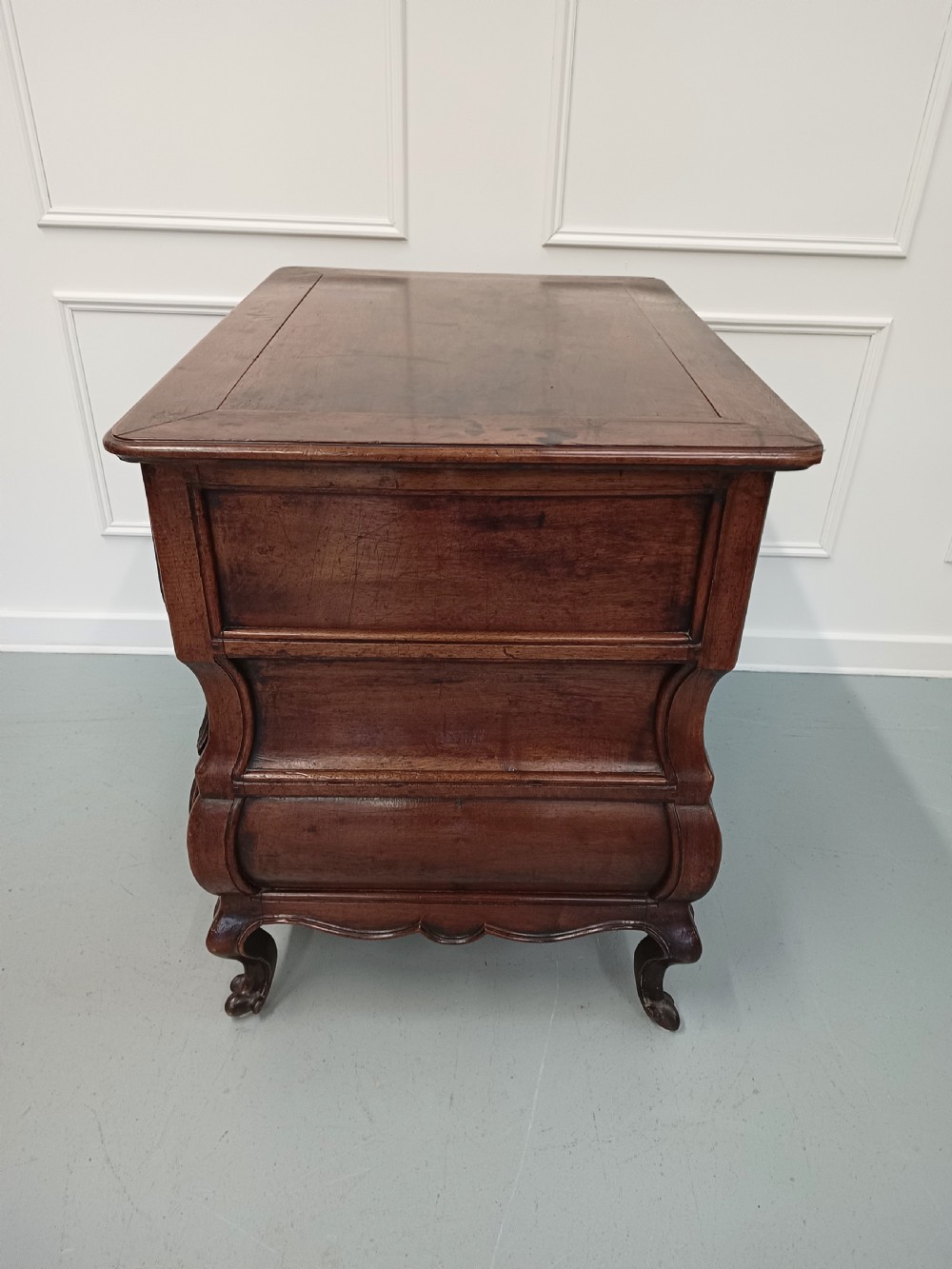 Early Antique Italian Walnut Commode C1720 View IV