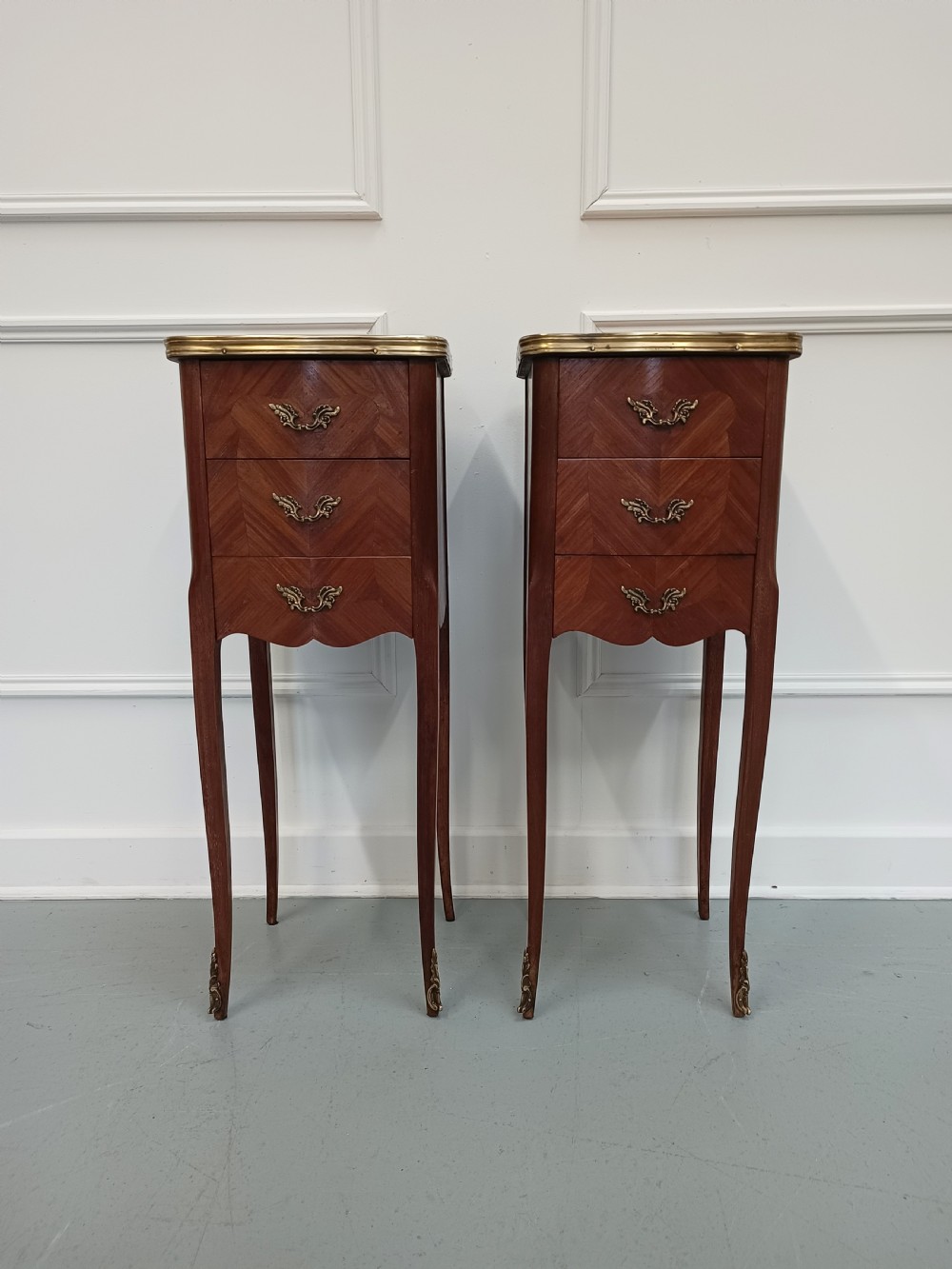 Pair of Antique Kingwood Bedside Tables c1930