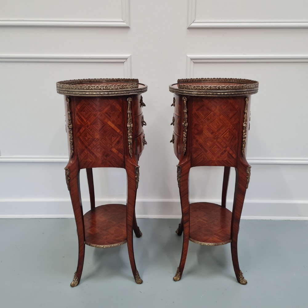 Pair of High Quality Kingwood Bedside Tables c1930 View II