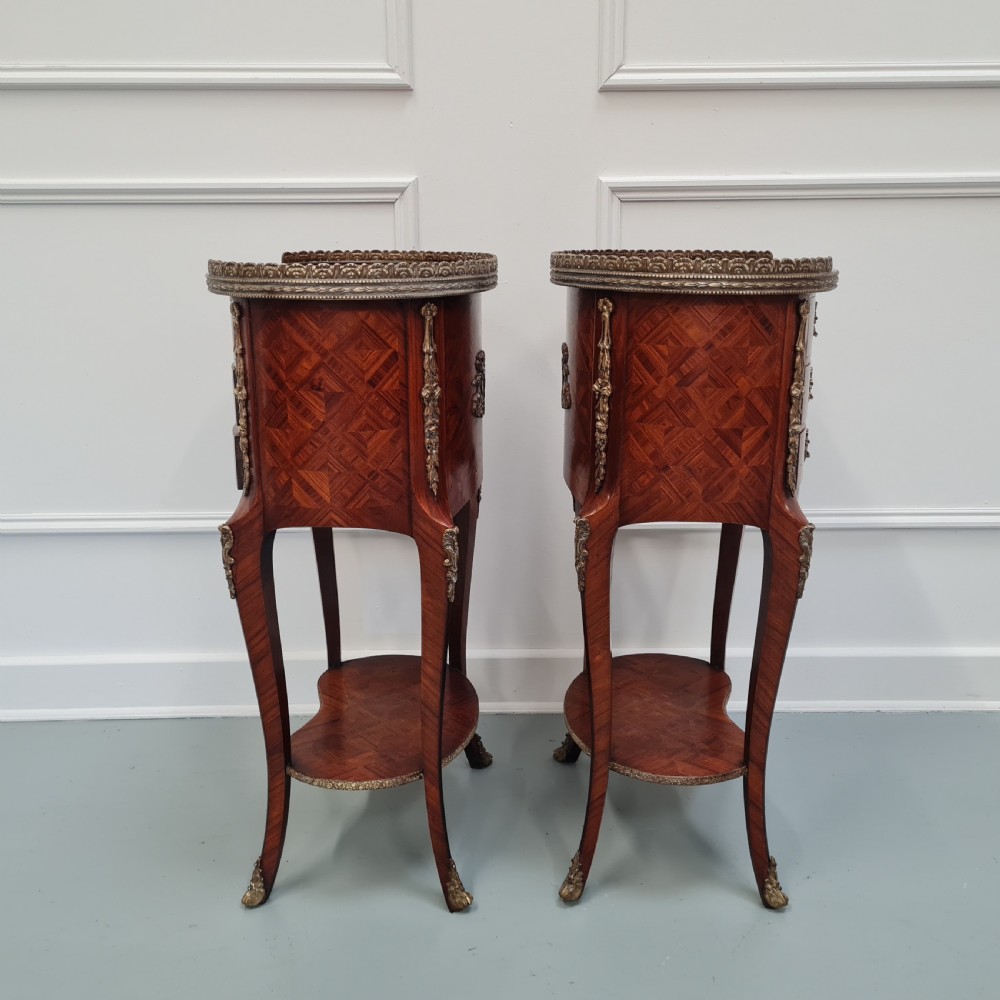 Pair of High Quality Kingwood Bedside Tables c1930 View IV