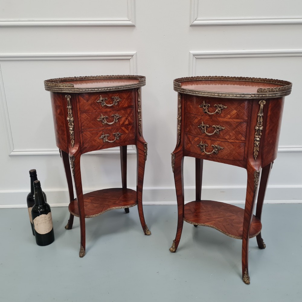 Pair of High Quality Kingwood Bedside Tables c1930 View VI
