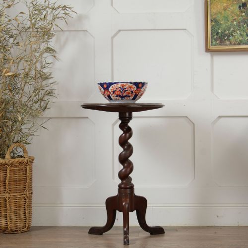 VICTORIAN WALNUT BARLEY TWIST PEDESTAL TABLE