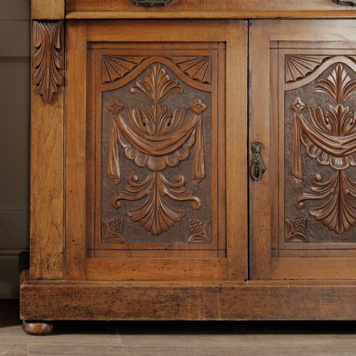 MIDVICTORIAN MAHOGANY GLAZED BOOKCASE ABOVE CUPBOARD - ADDITIONAL PHOTO 3