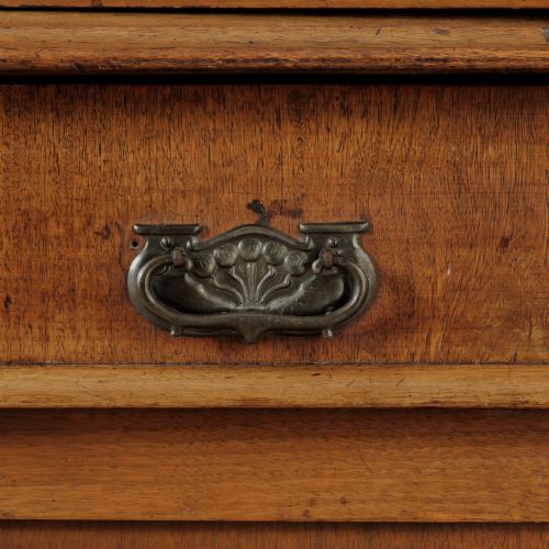 MIDVICTORIAN MAHOGANY GLAZED BOOKCASE ABOVE CUPBOARD - ADDITIONAL PHOTO 5
