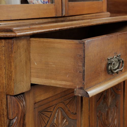 MIDVICTORIAN MAHOGANY GLAZED BOOKCASE ABOVE CUPBOARD - ADDITIONAL PHOTO 8