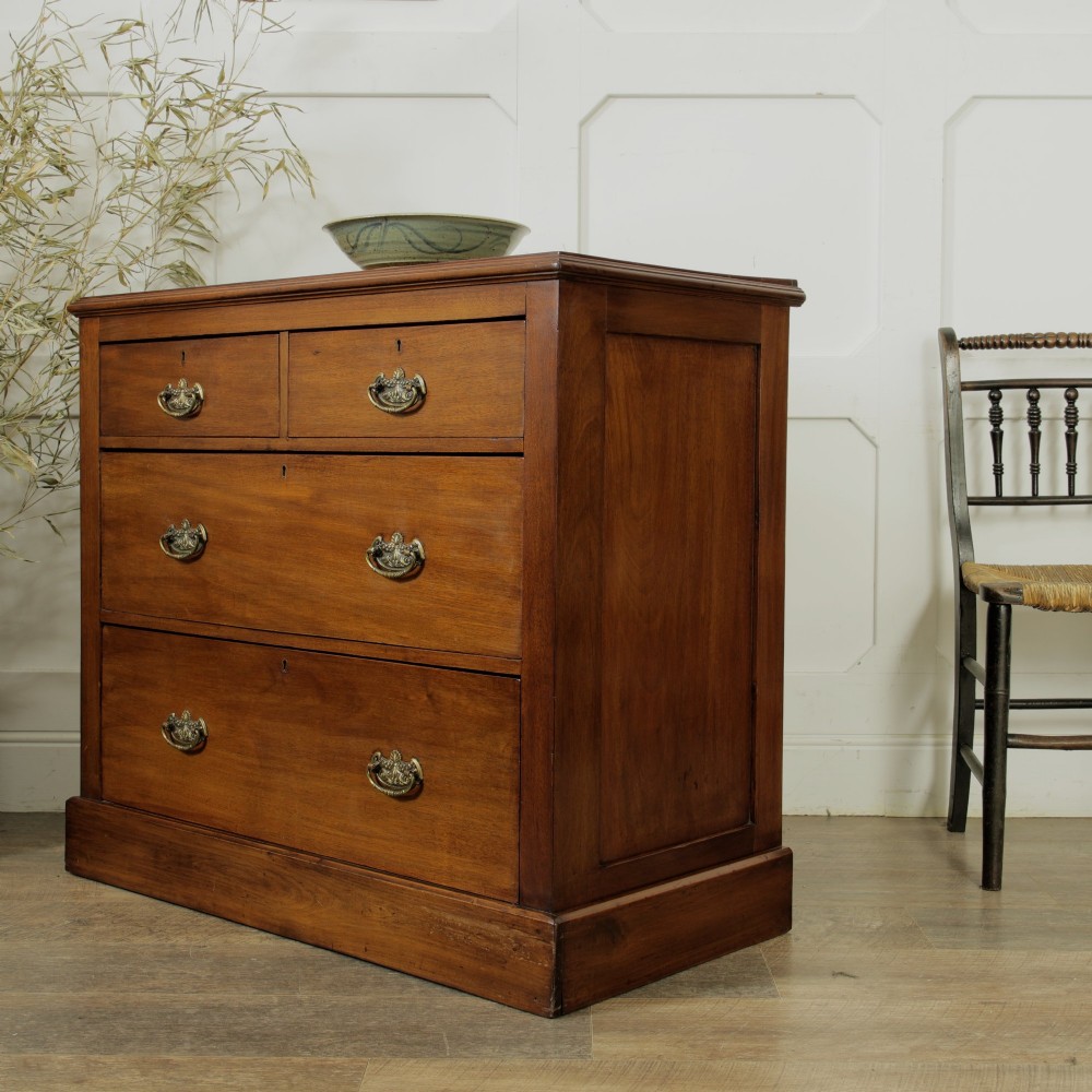 Late Victorian / Edwardian Mahogany Chest Of Drawers