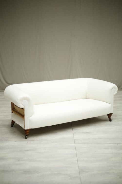 Victorian Chesterfield Sofa with Turned Legs