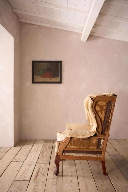 fig 1. Large proportioned Victorian Wingback armchair