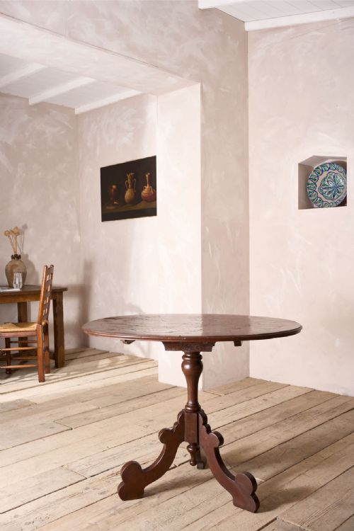 17th Century Italian Oyster Veneered Lamp Table