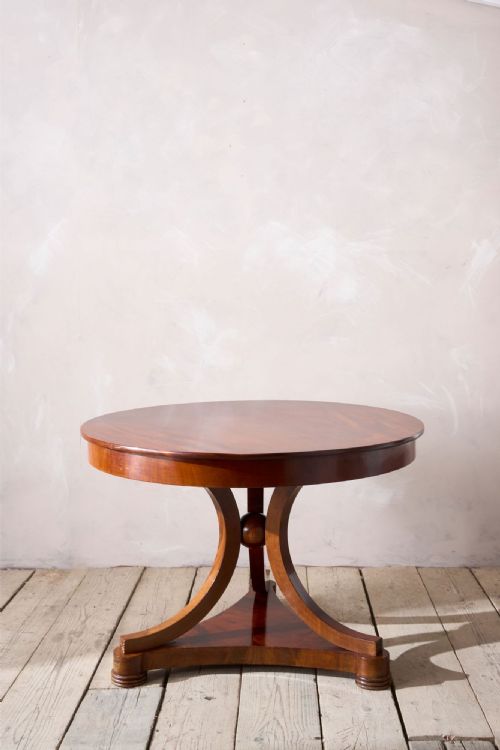 19th Century Mahogany Gueridon Table with Ball Detail