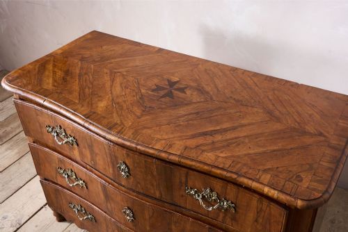 RARE 18TH CENTURY MALTESE OLIVE WOOD CHEST OF DRAWERS - ADDITIONAL PHOTO 3