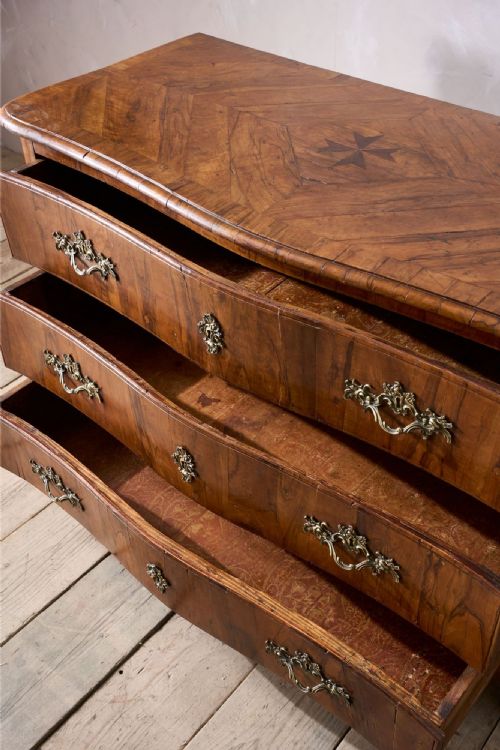 RARE 18TH CENTURY MALTESE OLIVE WOOD CHEST OF DRAWERS - ADDITIONAL PHOTO 6