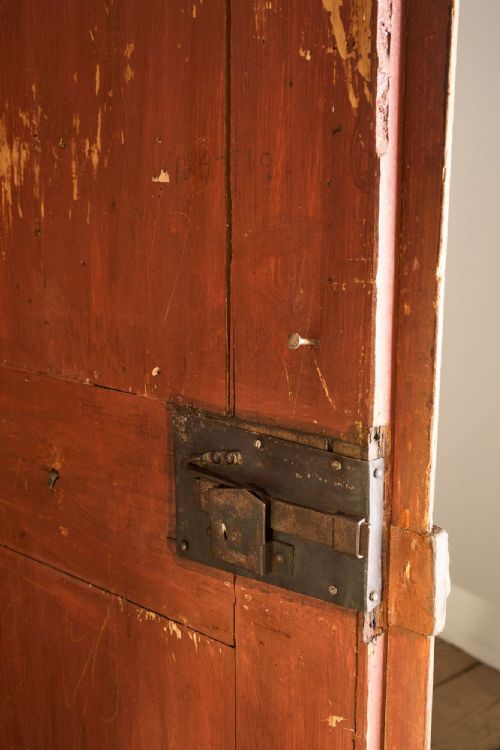 19TH CENTURY ITALIAN PAINTED MARRIAGE CUPBOARD - ADDITIONAL PHOTO 4