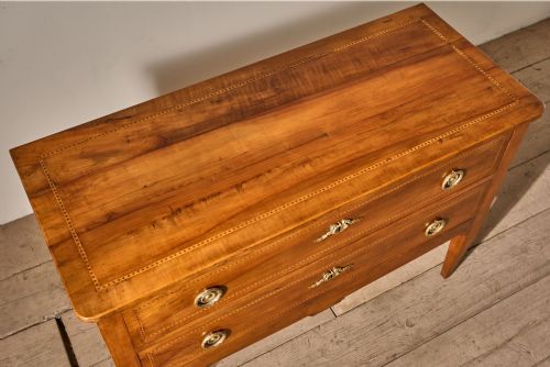 UNUSUAL 19TH CENTURY CHERRYWOOD CHEST OF DRAWERS - ADDITIONAL PHOTO 3