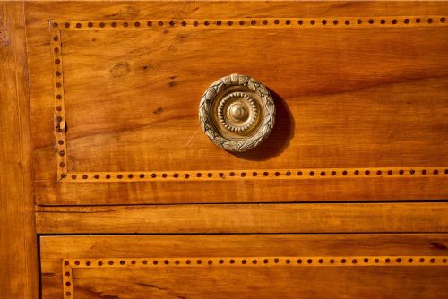 UNUSUAL 19TH CENTURY CHERRYWOOD CHEST OF DRAWERS - ADDITIONAL PHOTO 4