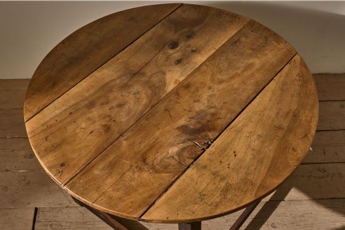 19TH CENTURY SPANISH WALNUT CIRCULAR CENTRE TABLE - ADDITIONAL PHOTO 2