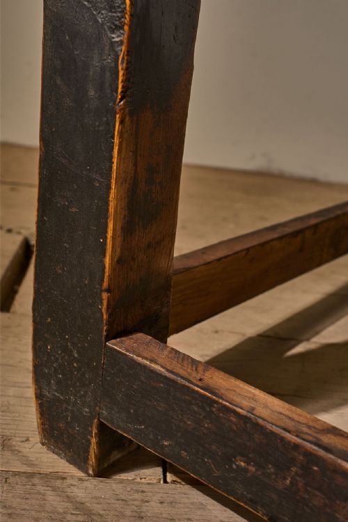 19TH CENTURY SPANISH WALNUT CIRCULAR CENTRE TABLE - ADDITIONAL PHOTO 5