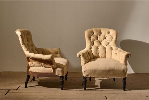 PAIR OF NAPOLEON III BUTTONED CURVED BACK ARMCHAIRS - ADDITIONAL PHOTO 3