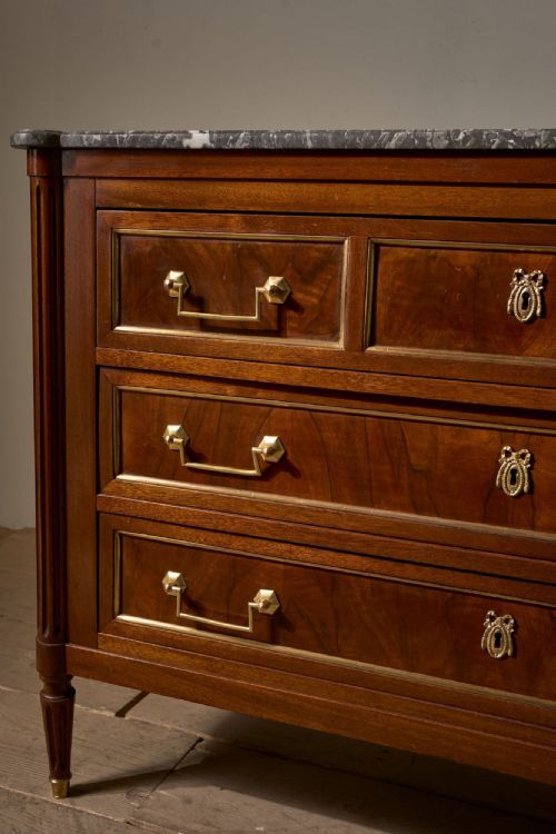 19TH CENTURY MAHOGANY AND GREY MARBLE FRENCH CHEST OF DRAWERS - ADDITIONAL PHOTO 3