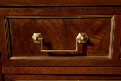 19TH CENTURY MAHOGANY AND GREY MARBLE FRENCH CHEST OF DRAWERS - ADDITIONAL PHOTO 7