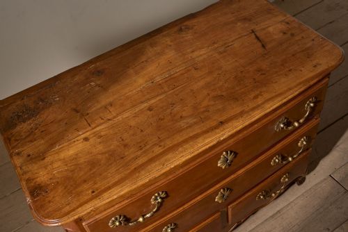 18TH CENTURY WALNUT CHEST OF DRAWERS - ADDITIONAL PHOTO 9