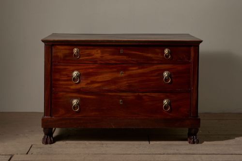 19TH CENTURY MAHOGANY PAW FOOTED CHEST OF DRAWERS - ADDITIONAL PHOTO 2