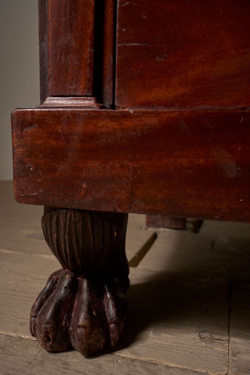 19TH CENTURY MAHOGANY PAW FOOTED CHEST OF DRAWERS - ADDITIONAL PHOTO 5