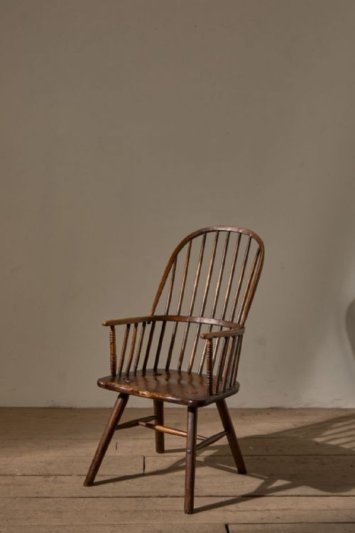 18TH CENTURY ASH AND ELM HOOP BACK WINDSOR CHAIR